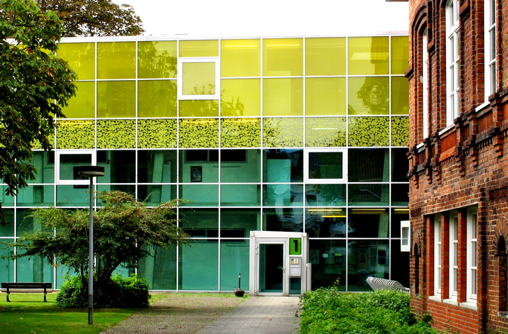 D8c6c4f484feec3e69a75348a5af125a599402fc